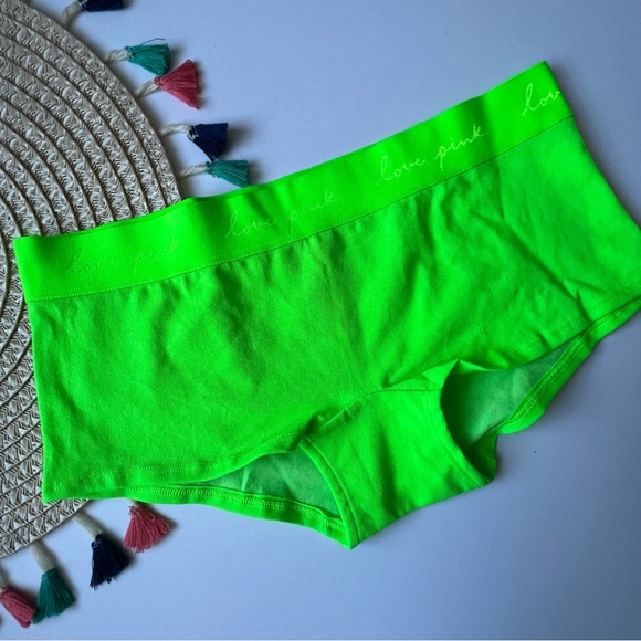 Victoria's Secret Logo Script Boyshort Panty Apple Green w Graphic Medium NEW - Picture 4 of 4